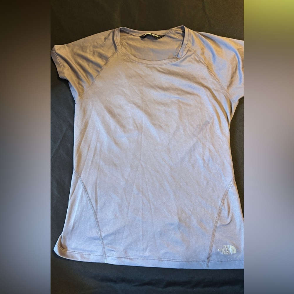 The north face women’s workout shirt size medium